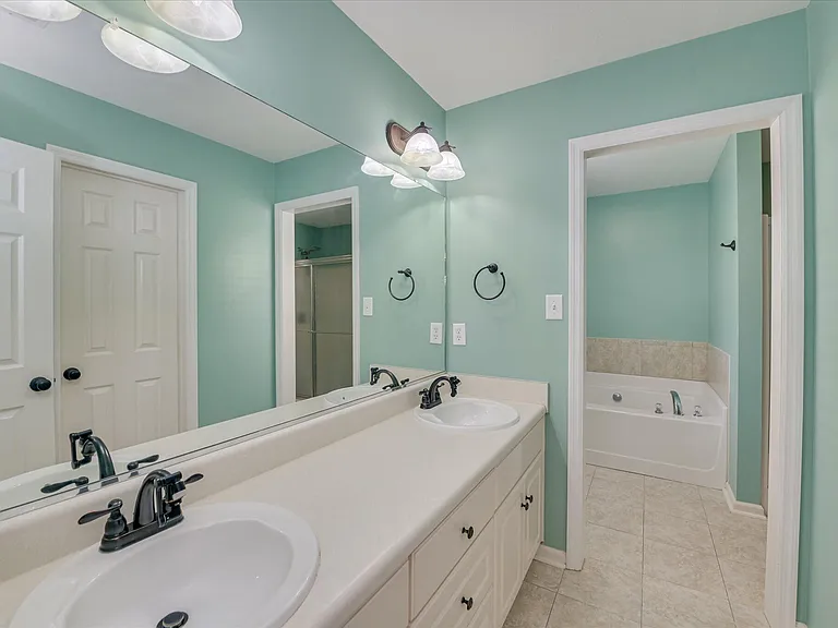 2037 Magnolia Pkwy — Photo 19