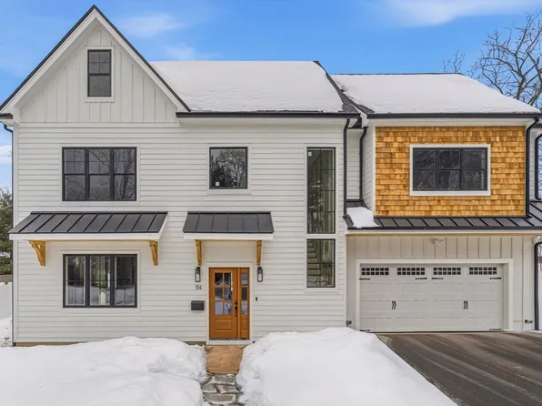 54 Pilgrim Rd, Natick, MA 01760