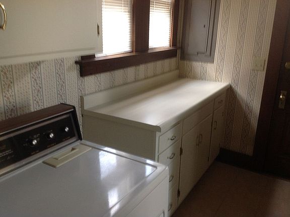 Utility rm washer and dryer