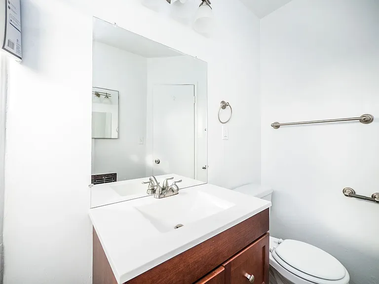 6416 Fountain Ave — Photo 16