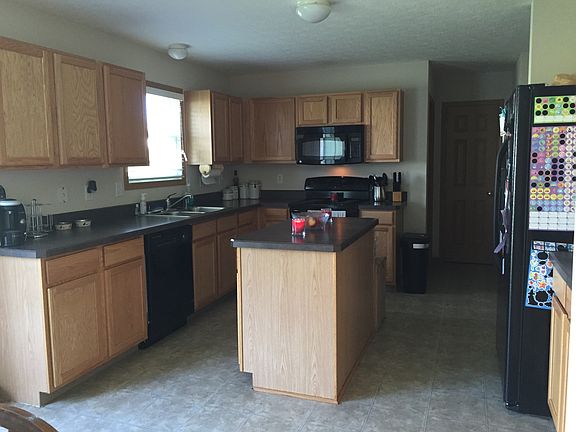 3rd image of 5878 Wyndale Dr