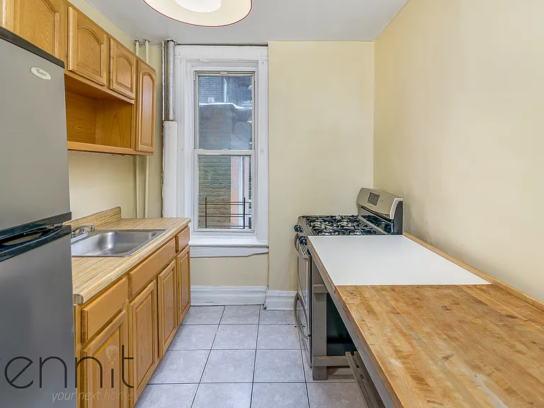 967 Bergen St #4D — Photo 2