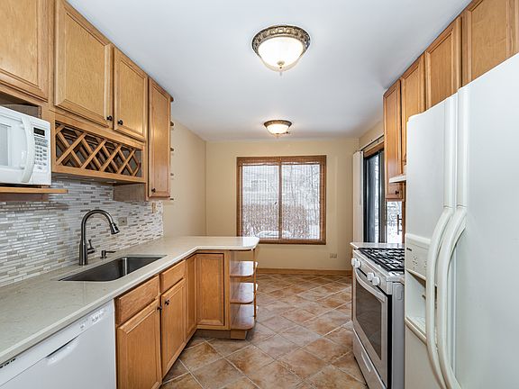 3rd image of 2223 N Enlund Dr Unit 5