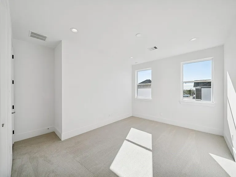 1405 W 21st St #A — Photo 26