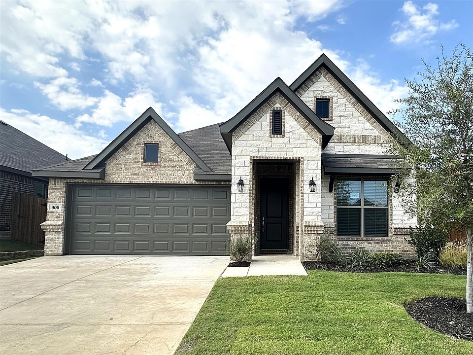 1st image of 905 Eloise Ln