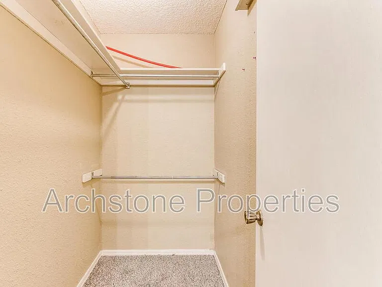 6605 Lyrewood Ln — Photo 22