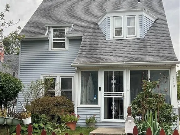 710 Durango Dr, Toledo, OH 43609