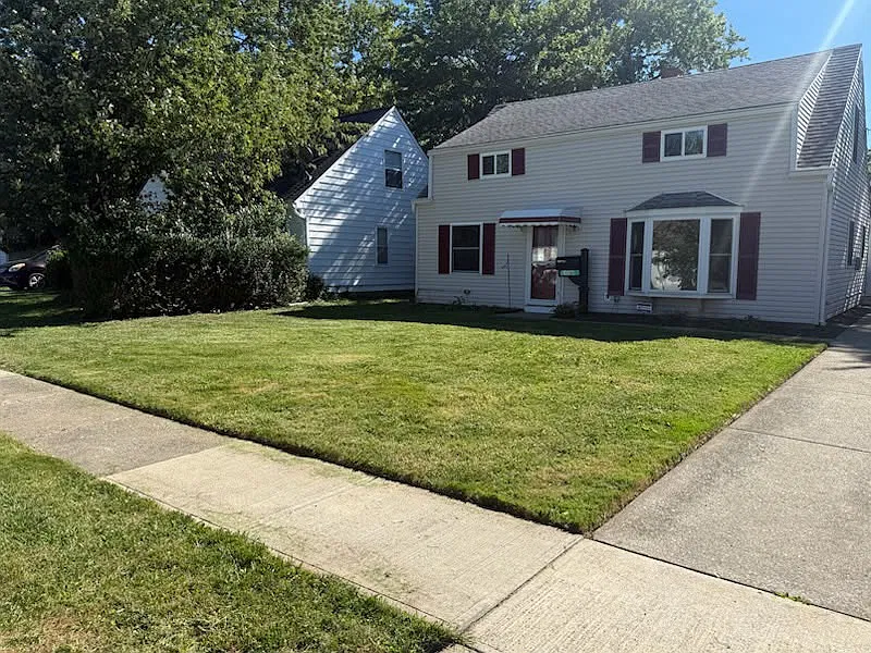 4 bed, 5048 sqft, $1,695 — Photo 2
