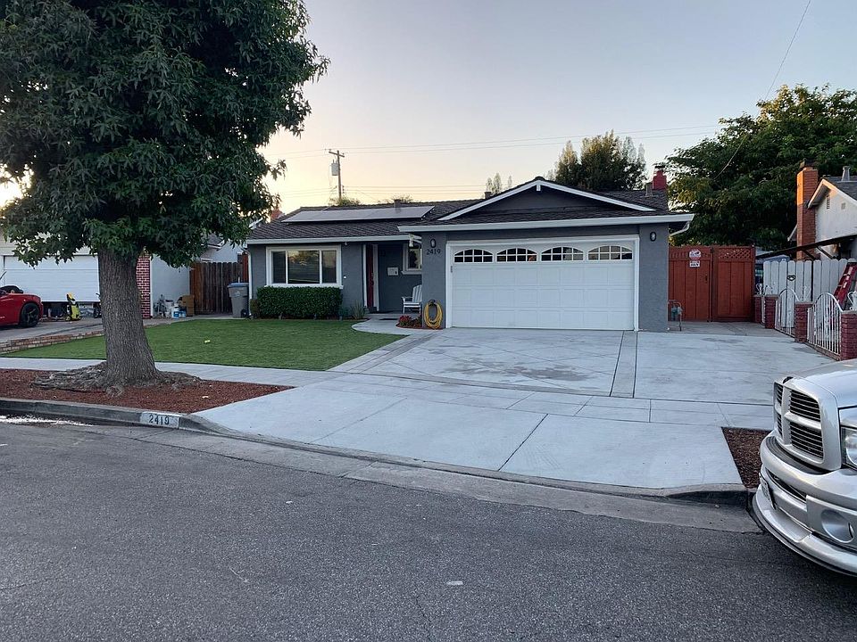 1st image of 2419 Foxdale Dr