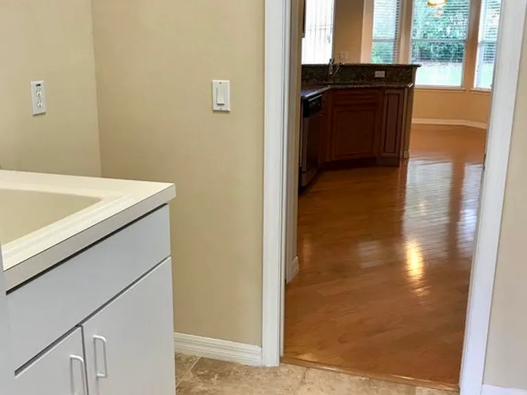 538 Newhall Ln — Photo 41
