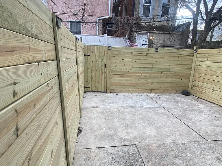 1730 Monument St — Photo 28