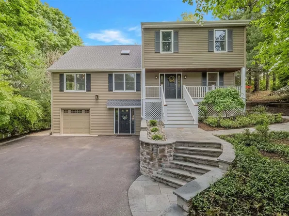 4 Harbor Hill Road, East Setauket, NY 11733