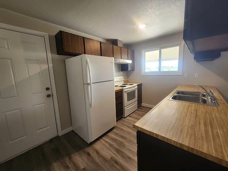 1005 Foys Lake Rd — Photo 6