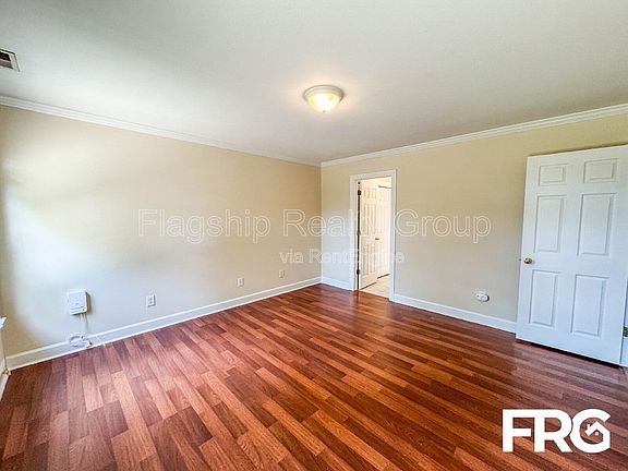5th image of 149 Emily Dr #B