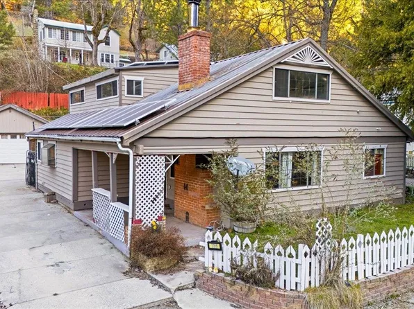 725 Main St, Downieville, CA 95936