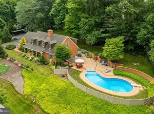 200 Maple Dr, New Holland, PA