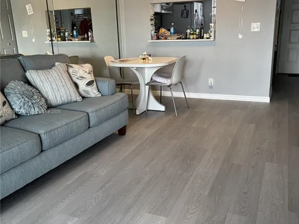 5501 Lakeside Dr APT 104, Margate, FL 33063