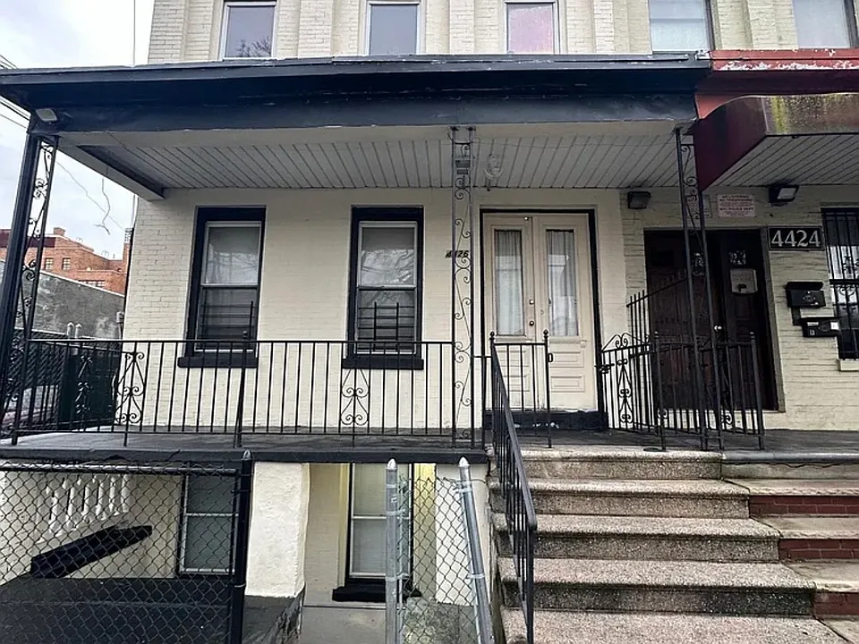 4426 Park Ave #3