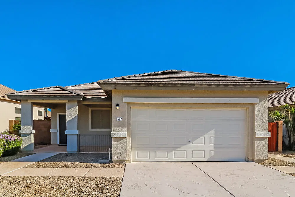 4 bed, 2.0 bath, 1598 sqft, $1,880 — Photo 1