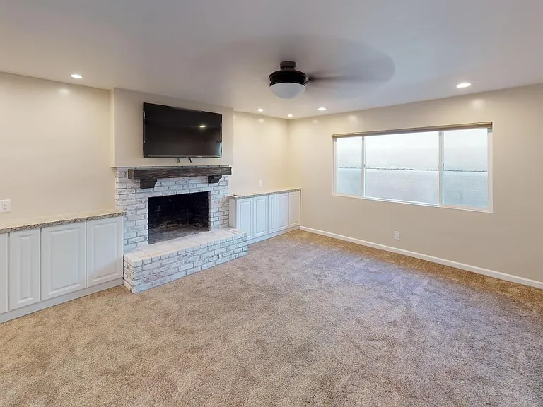 1751 Catalina Blvd — Photo 9