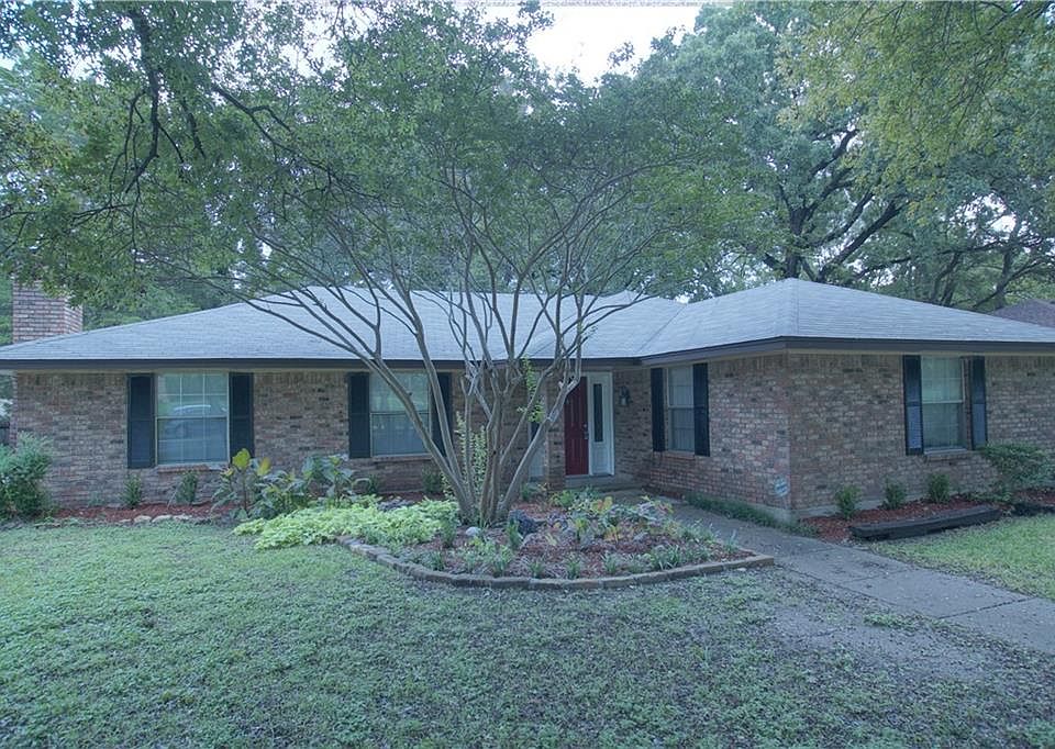 1st image of 932 Forest Glen Dr