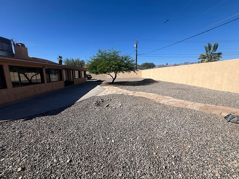 112 Smoketree Ave S — Photo 19