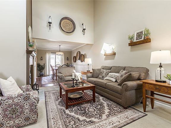 5th image of 1013 Cunningham Dr