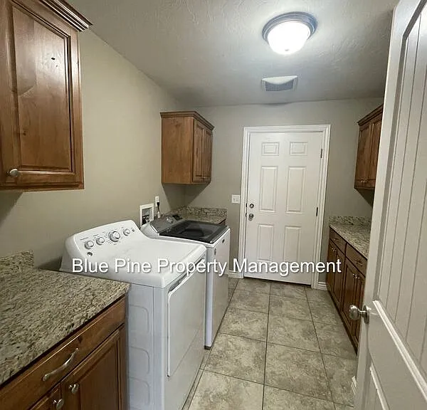 3601 Delaware Ave — Photo 19