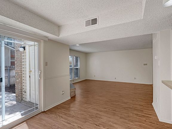 Summertree Place Living Room