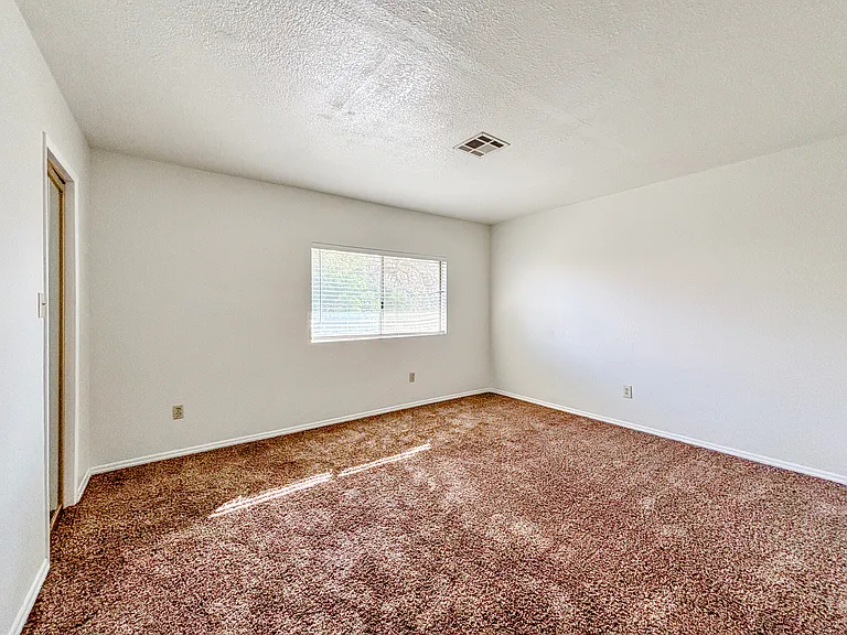 40215 Harris Ln #103 — Photo 9