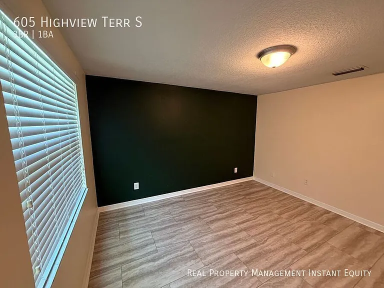 605 Highview Ter S — Photo 14