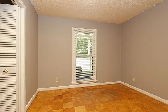242 Kiefer Dr — Photo 6
