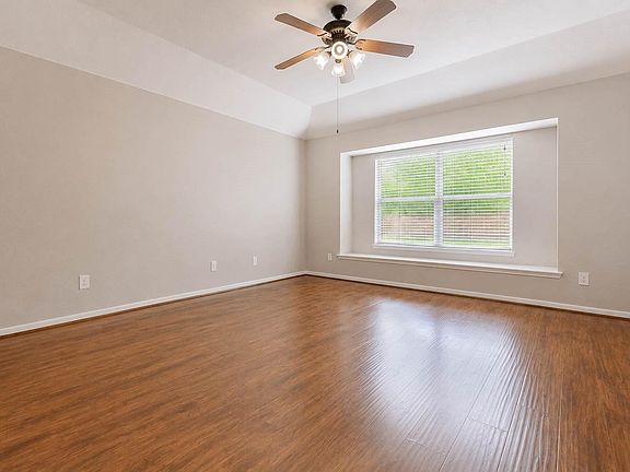 5th image of 3214 Sabine Spring Ln