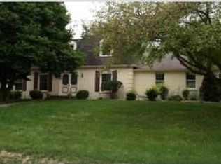 5219 Coachman Rd, Bettendorf, IA 52722