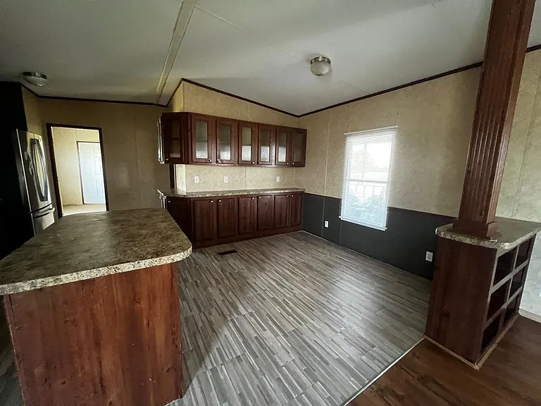 18352 Wilber Rd — Photo 5