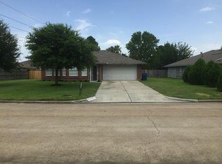 10218 Woodland Oaks Dr, Houston, TX 77040