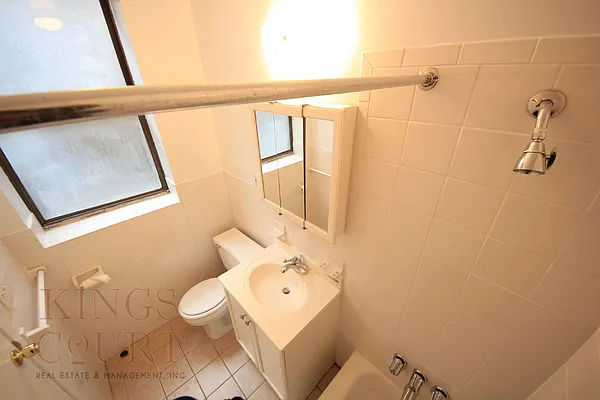 Rented by Kings Court Real Estate | media 26