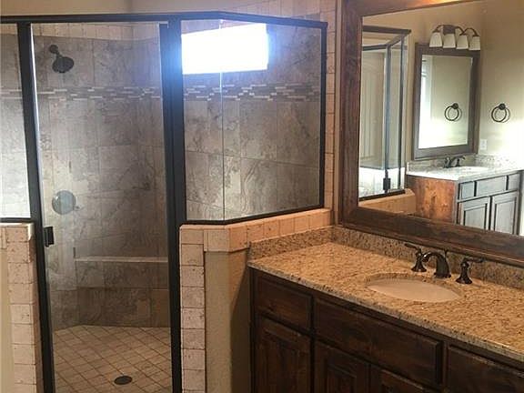 4th image of 3505 Lakeway Dr