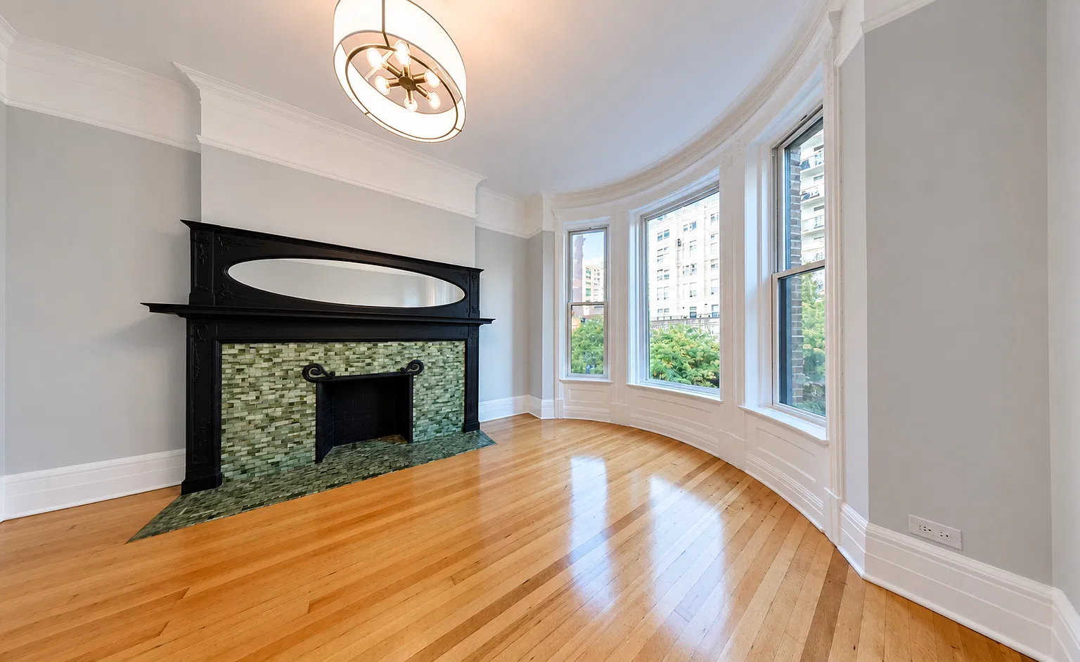 2 bed, 1119 sqft, $3,995 — Photo 3