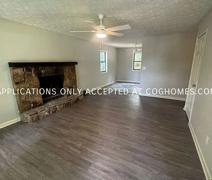 370 Booth Cir — Photo 13