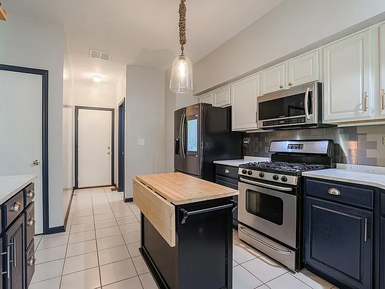 983 Parkhill Cir #983 — Photo 11