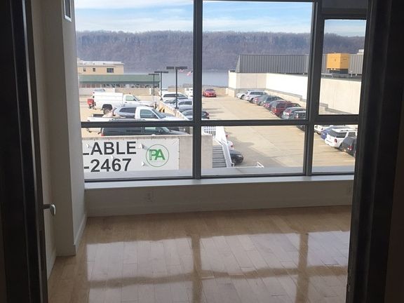 4th image of 66 Main St APT 919