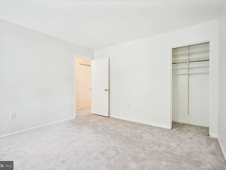9909 Hemlock Woods Ln — Photo 25