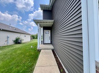 802 Sedgegrass Dr #1-1-1, Champaign, IL 61822