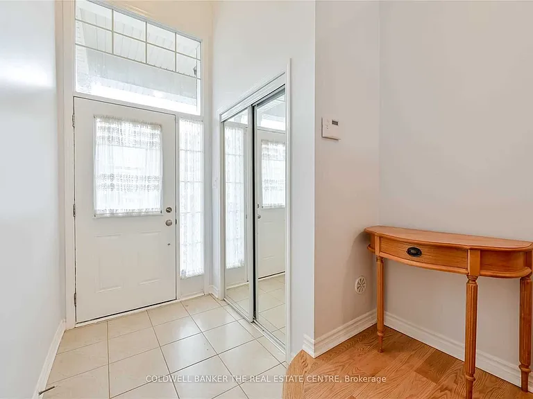 66 Bannister Cres — Photo 3