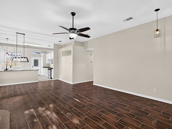 5th image of 2134 Ridgecliff Dr