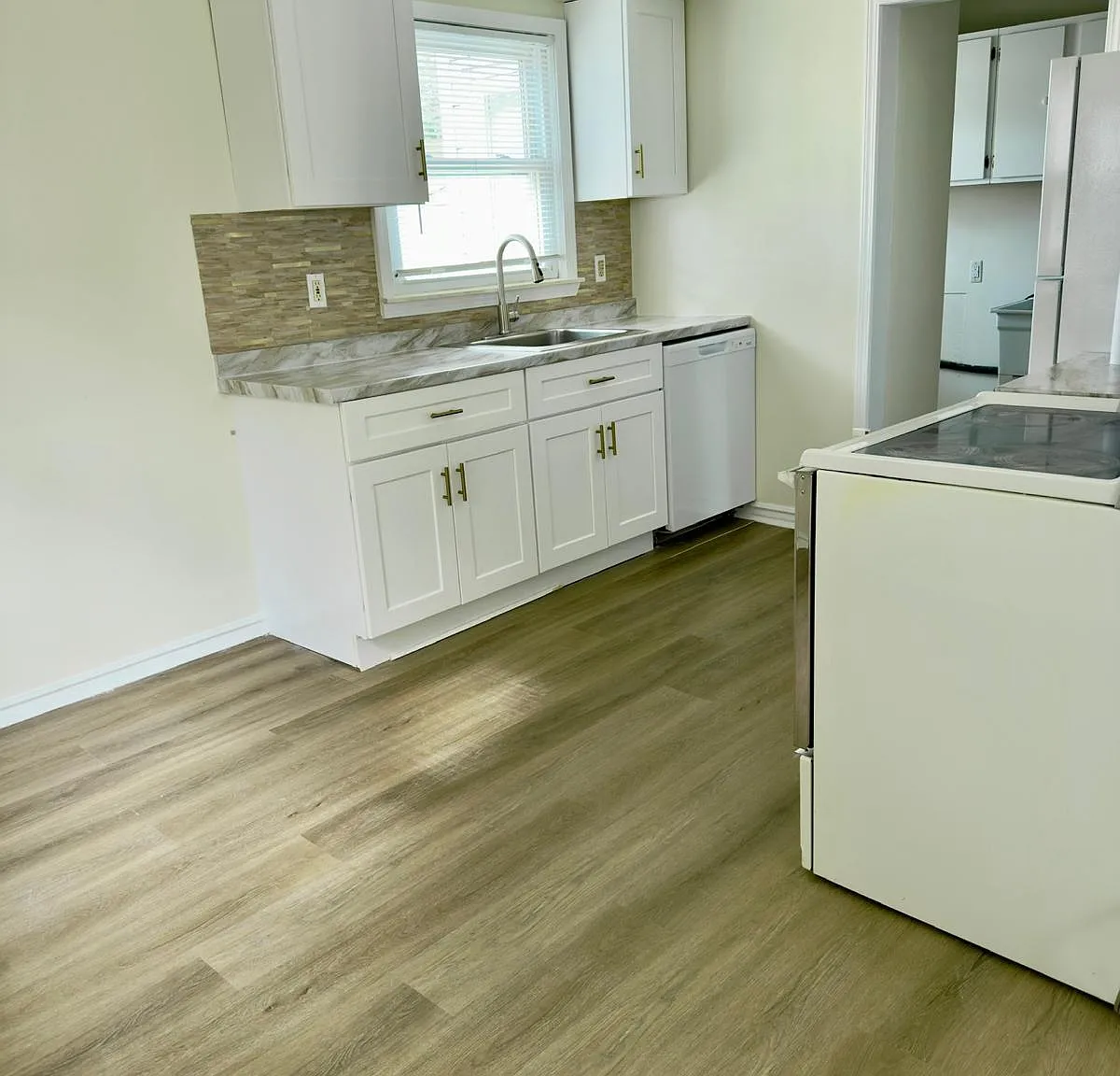 3 bed, 986 sqft, $1,750 — Photo 4