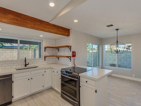 3rd image of 7408 W Columbine Dr