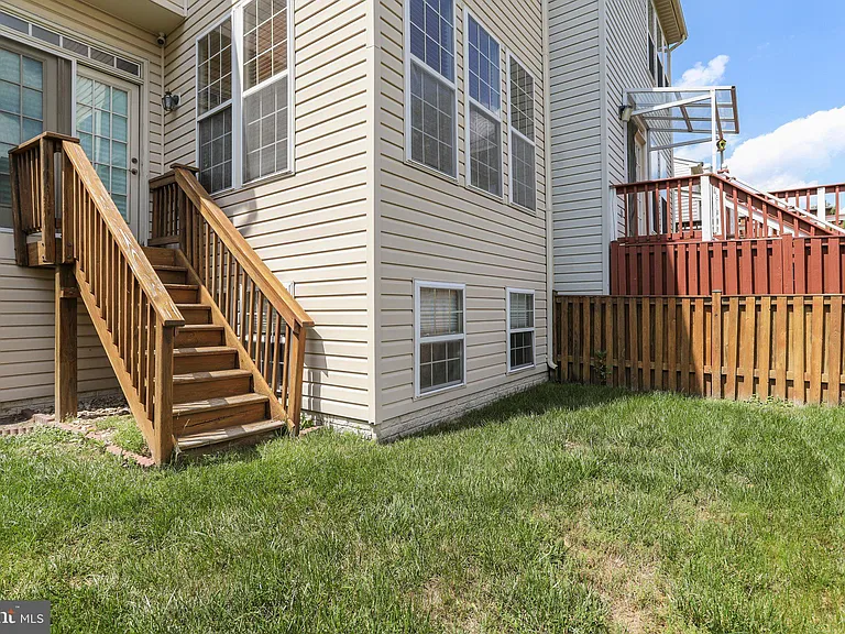 8818 Papillon Dr — Photo 39