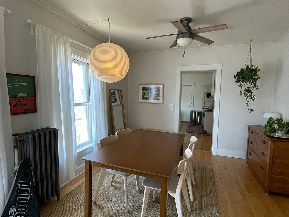 Dining room, looking towards kitchen